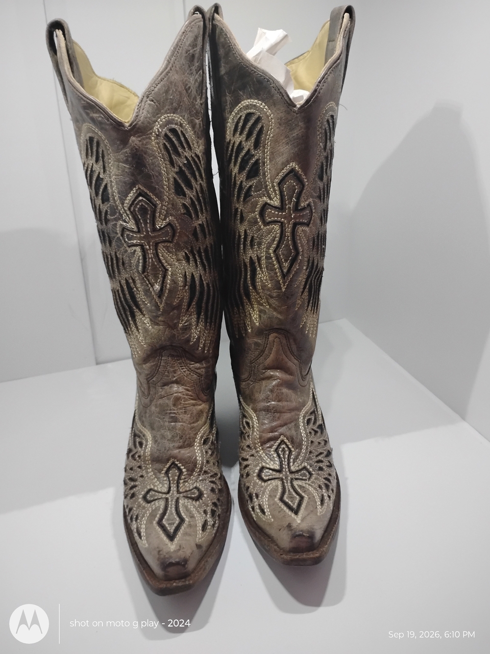 Corral Brown Distressed Western Embroidered Cowboy Boots